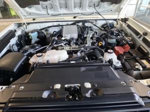 Toyota Land Cruiser 79 2.8GD-6 single cab manual - Image 13