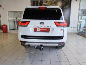 Toyota Land Cruiser 300 3.3D GR-Sport - Image 5