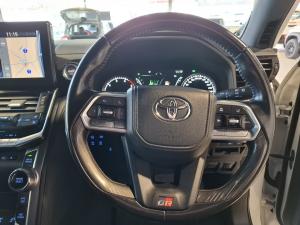Toyota Land Cruiser 300 3.3D GR-Sport - Image 8