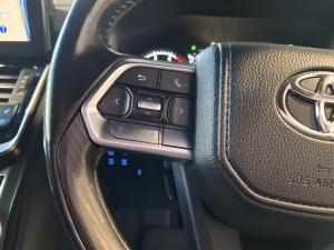 Toyota Land Cruiser 300 3.3D GR-Sport - Image 9