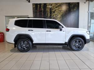 Toyota Land Cruiser 300 3.3D GR-Sport - Image 3
