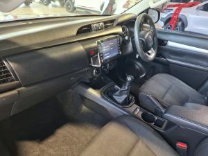 Toyota Hilux 2.4GD-6 double cab Raider manual - Image 7