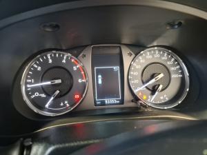 Toyota Hilux 2.4GD-6 double cab Raider manual - Image 11