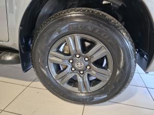 Toyota Hilux 2.4GD-6 double cab Raider manual - Image 15