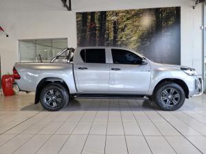 Toyota Hilux 2.4GD-6 double cab Raider manual - Image 3