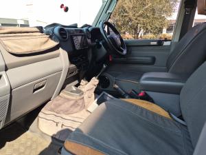 Toyota Land Cruiser 79 4.0 V6 double cab - Image 7