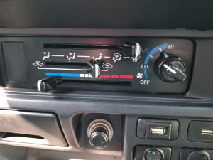 Toyota Land Cruiser 79 4.0 V6 double cab - Image 15
