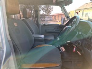 Toyota Land Cruiser 79 4.0 V6 double cab - Image 16