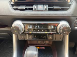 Toyota RAV4 2.0 VX - Image 15