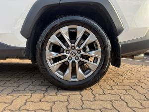 Toyota RAV4 2.0 VX - Image 19