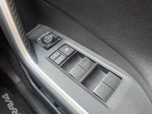 Toyota RAV4 2.0 VX - Image 25