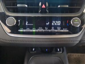 Toyota Corolla 1.8 Hybrid XS - Image 15