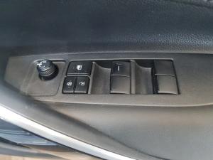 Toyota Corolla 1.8 Hybrid XS - Image 22