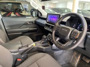 Toyota Hilux 2.8 GD-6 Raider 4X4 automaticD/C - Image 12