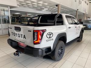 Toyota Hilux 2.8 GD-6 Raider 4X4 automaticD/C - Image 2