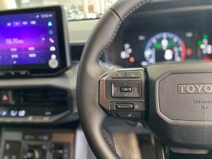 Toyota Hilux 2.8 GD-6 Raider 4X4 automaticD/C - Image 9