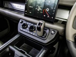 Land Rover Defender 110 Octa - Image 17