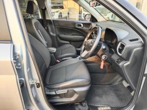 Hyundai Venue 1.0T Fluid auto - Image 6