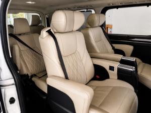 Toyota Quantum 2.8 LWB bus 9-seater VX Premium - Image 14
