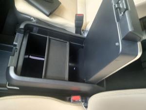 Toyota Quantum 2.8 LWB bus 9-seater VX Premium - Image 17