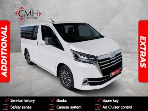 Toyota Quantum 2.8 LWB bus 9-seater VX Premium - Image 1