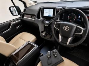 Toyota Quantum 2.8 LWB bus 9-seater VX Premium - Image 7