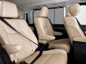 Toyota Quantum 2.8 LWB bus 9-seater VX Premium - Image 8