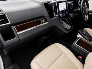 Toyota Quantum 2.8 LWB bus 9-seater VX Premium - Image 9