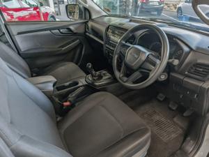 Isuzu D-Max 1.9TD single cab L 4x4 manual - Image 4
