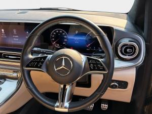 Mercedes-Benz V-Class V300d Exclusive - Image 11