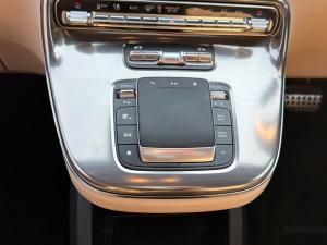 Mercedes-Benz V-Class V300d Exclusive - Image 18