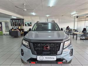 Nissan Navara 2.5DDTI PRO-4X 4X4 automatic D/C - Image 3