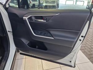Toyota RAV4 2.0 GX auto - Image 13