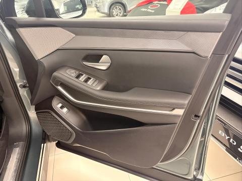 Image BYD Atto 8 Premium DM-i