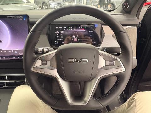 Image BYD Atto 8 Premium DM-i