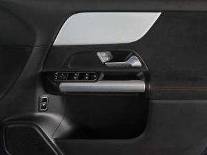 Mercedes-Benz GLA GLA200 Progressive - Image 21