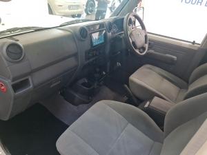 Toyota Land Cruiser 79 4.5D-4D V8 double cab LX - Image 7