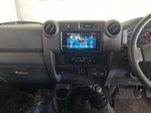 Toyota Land Cruiser 79 4.5D-4D V8 double cab LX - Image 12