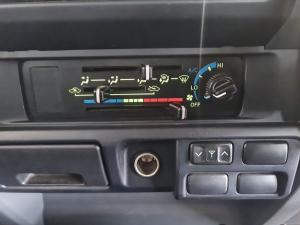 Toyota Land Cruiser 79 4.5D-4D V8 double cab LX - Image 13