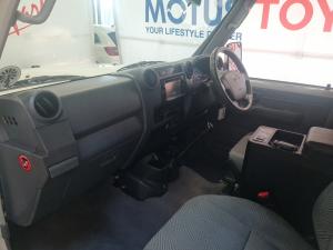 Toyota Land Cruiser 79 4.5D-4D V8 double cab LX - Image 7
