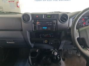 Toyota Land Cruiser 79 4.5D-4D V8 double cab LX - Image 12