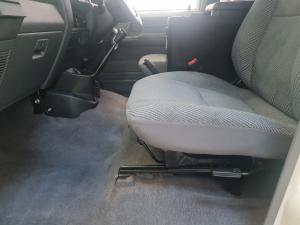 Toyota Land Cruiser 79 4.5D-4D V8 double cab LX - Image 16
