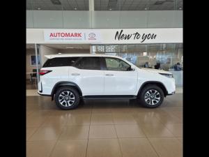 Toyota Fortuner 2.4GD-6 Raised Body automatic - Image 3