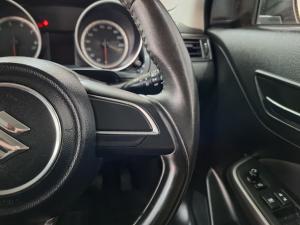 Suzuki Swift 1.2 GLX - Image 10