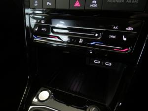 Volkswagen T-CROSS 1.0 TSI R-LINE DSG - Image 14