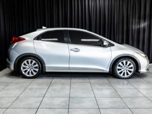 Honda Civic hatch 1.8 Executive auto - Image 3