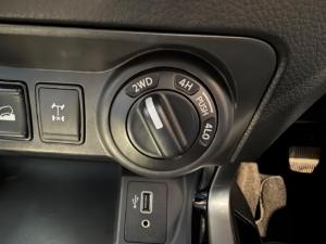 Nissan Navara 2.5DDTi double cab LE Plus 4x4 - Image 21