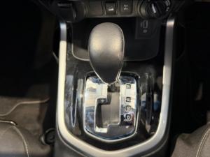 Nissan Navara 2.5DDTi double cab LE Plus 4x4 - Image 22
