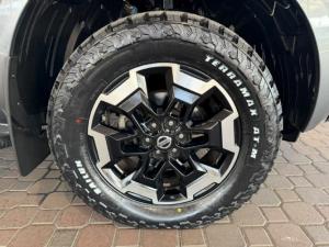 Nissan Navara 2.5DDTi double cab LE Plus 4x4 - Image 23