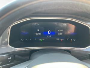 Volkswagen T-Roc 2.0TSI 4Motion Design - Image 13